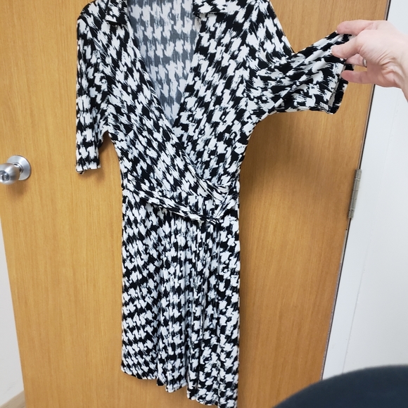 Studio one, black & white faux wrap slinky soft knee length dress, 12 - Picture 8 of 16